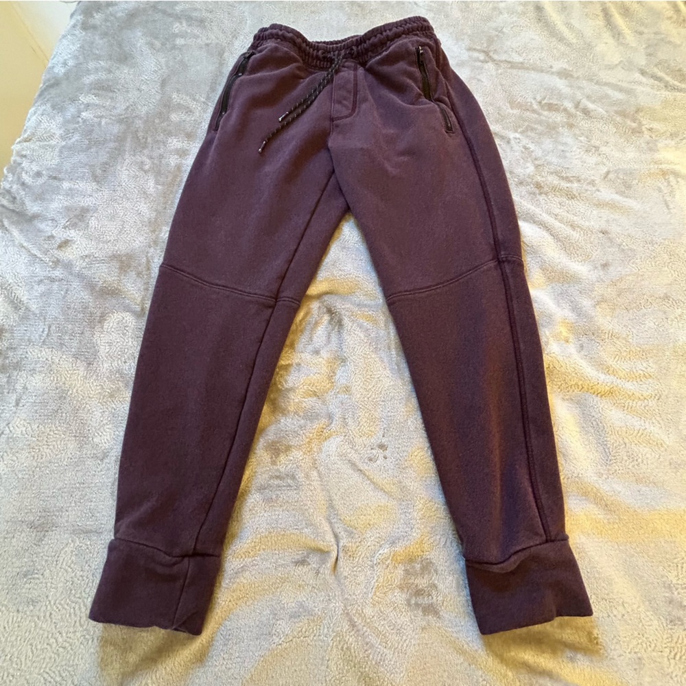 American Eagle burgundy comfortable sweatpants joggers Size S